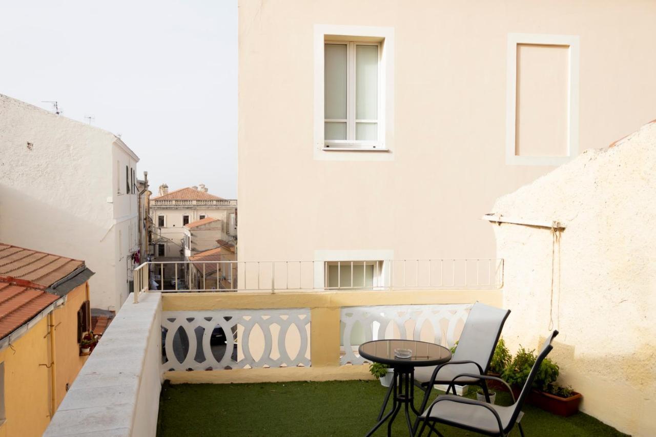 Sassari-Centro Elegante Appartamento Con Wifi E Netflix Dış mekan fotoğraf