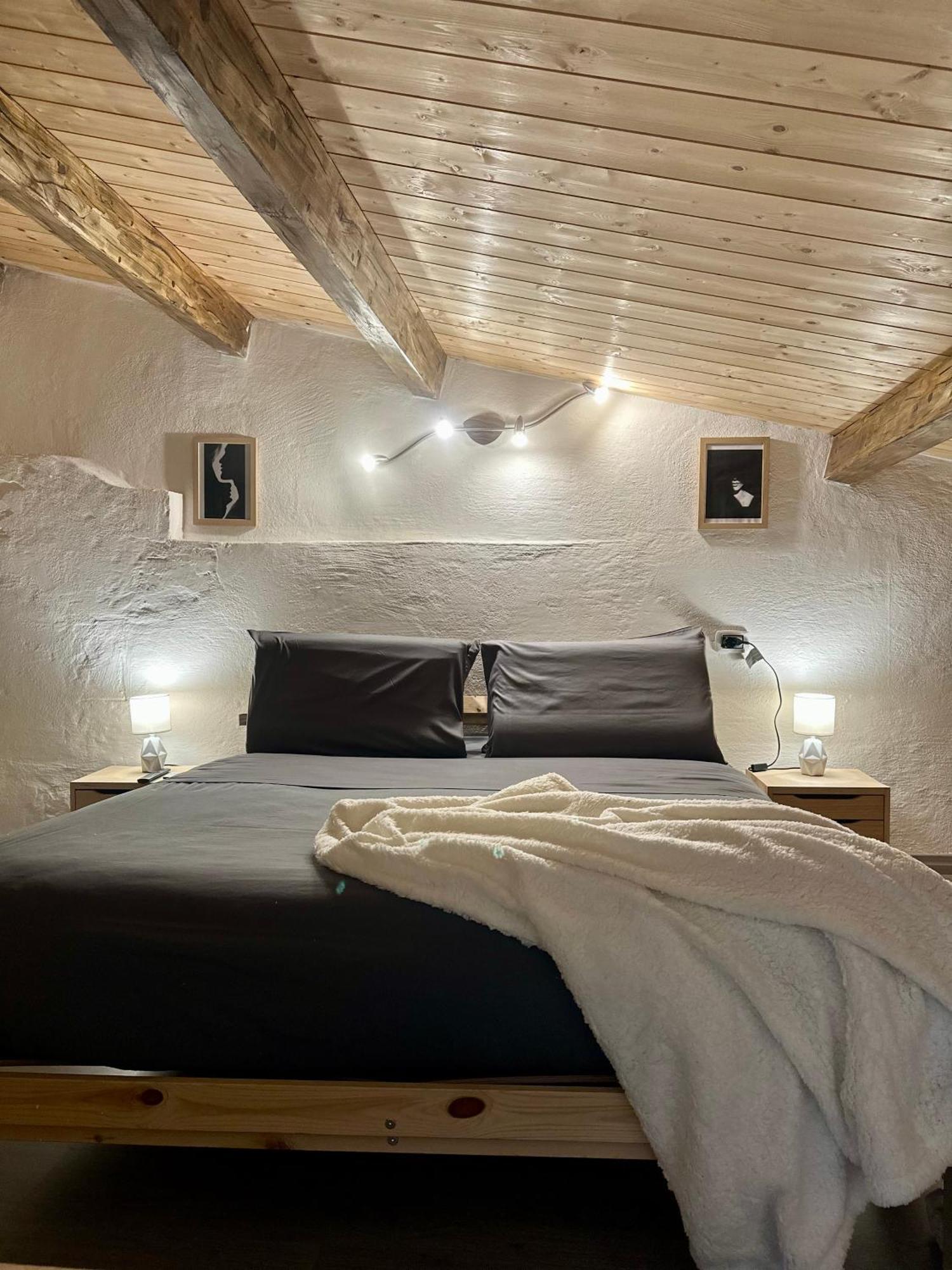 Sassari-Centro Elegante Appartamento Con Wifi E Netflix Dış mekan fotoğraf