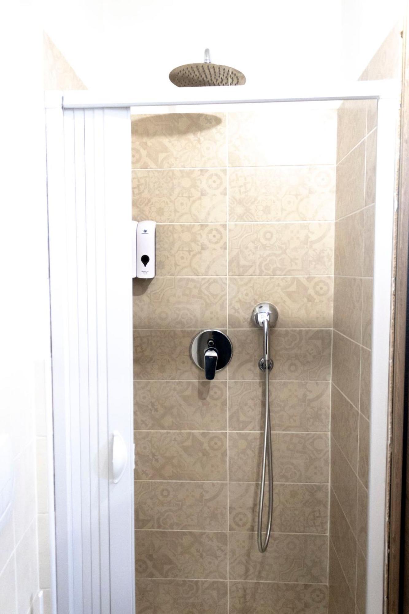 Sassari-Centro Elegante Appartamento Con Wifi E Netflix Dış mekan fotoğraf
